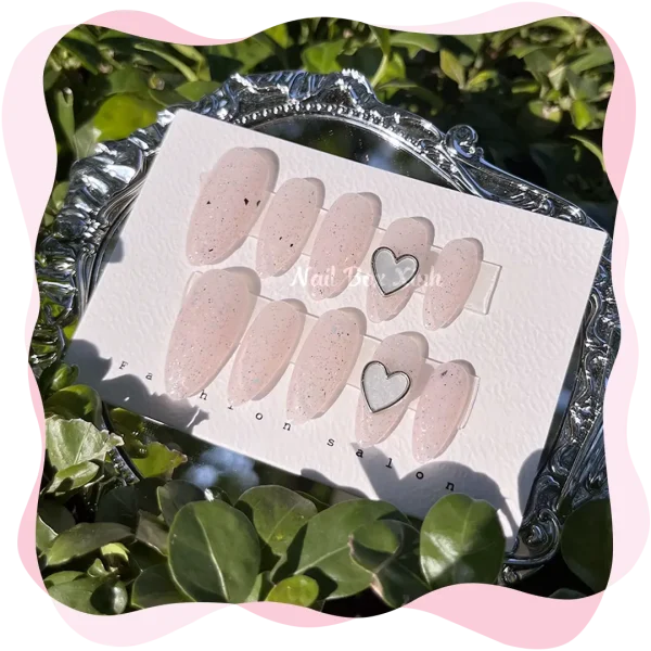 Nail box dễ thương đơn giản hồng pastel