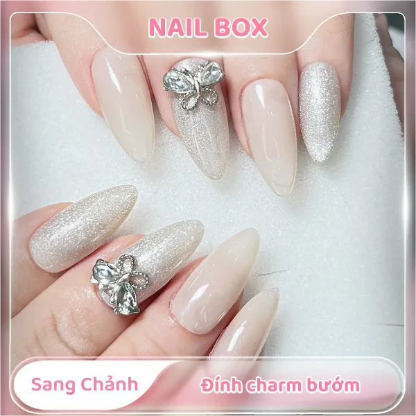 Nail box sang chảnh đính charm bướm