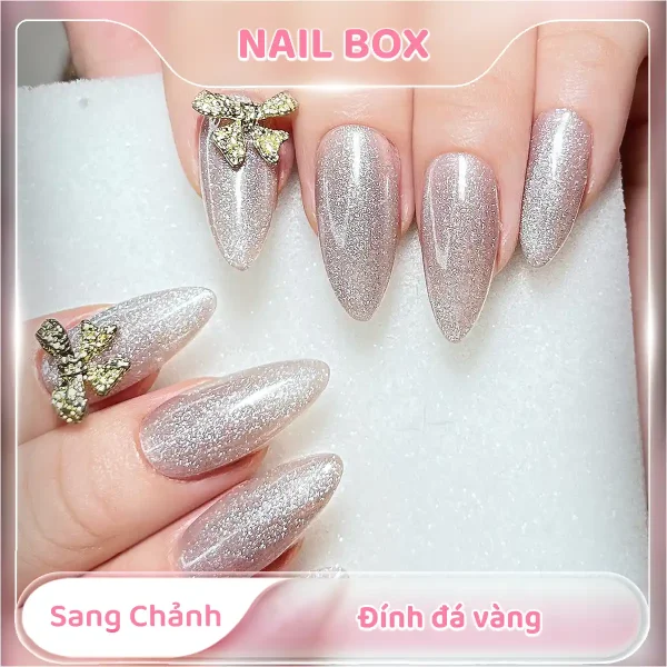 Nail box sang chảnh đính đá vàng