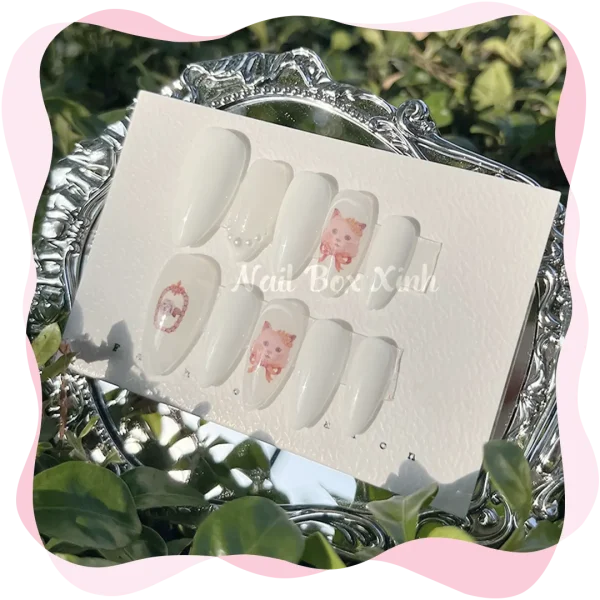 Nail box sang trọng cao cấp trắng