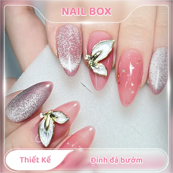 Nail box thiết kế đính đá bướm