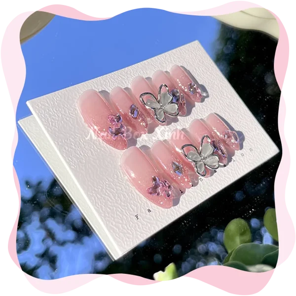 Nail box thiết kế đính đá tím