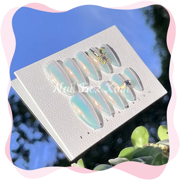 Nail box thiết kế sang chảnh tráng gương